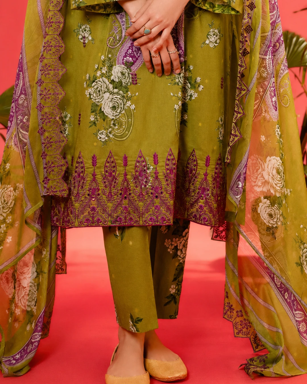 Pirate Gold Majesty Luxury Embroidered Lawn Three-Piece Suit