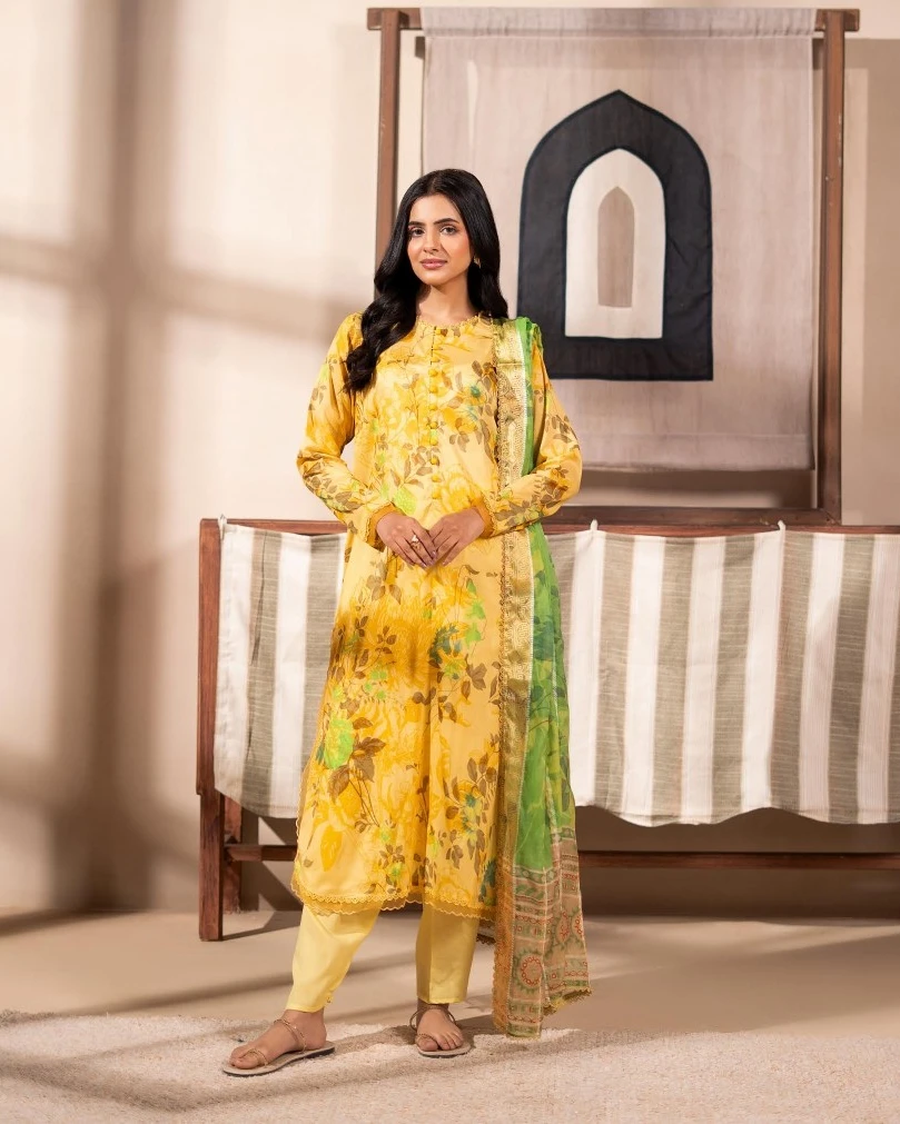 Fuchsia Elegance Luxury Printed Lawn Three-Piece Suit-1