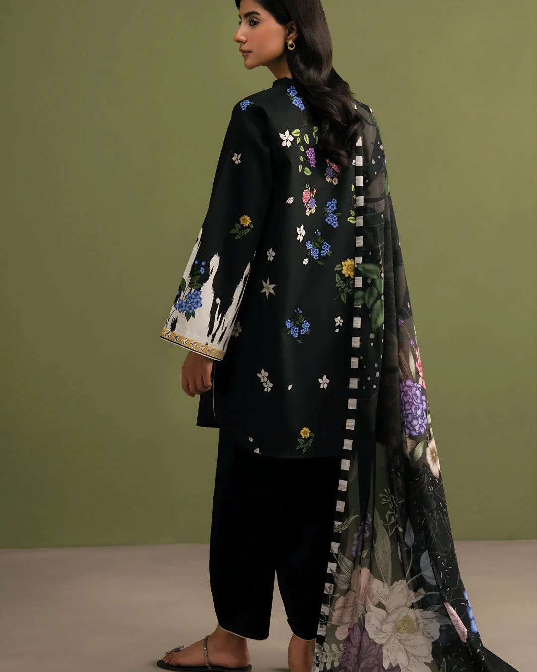 Midnight Noir Luxury Embroidered Lawn Three-Piece Suit-1