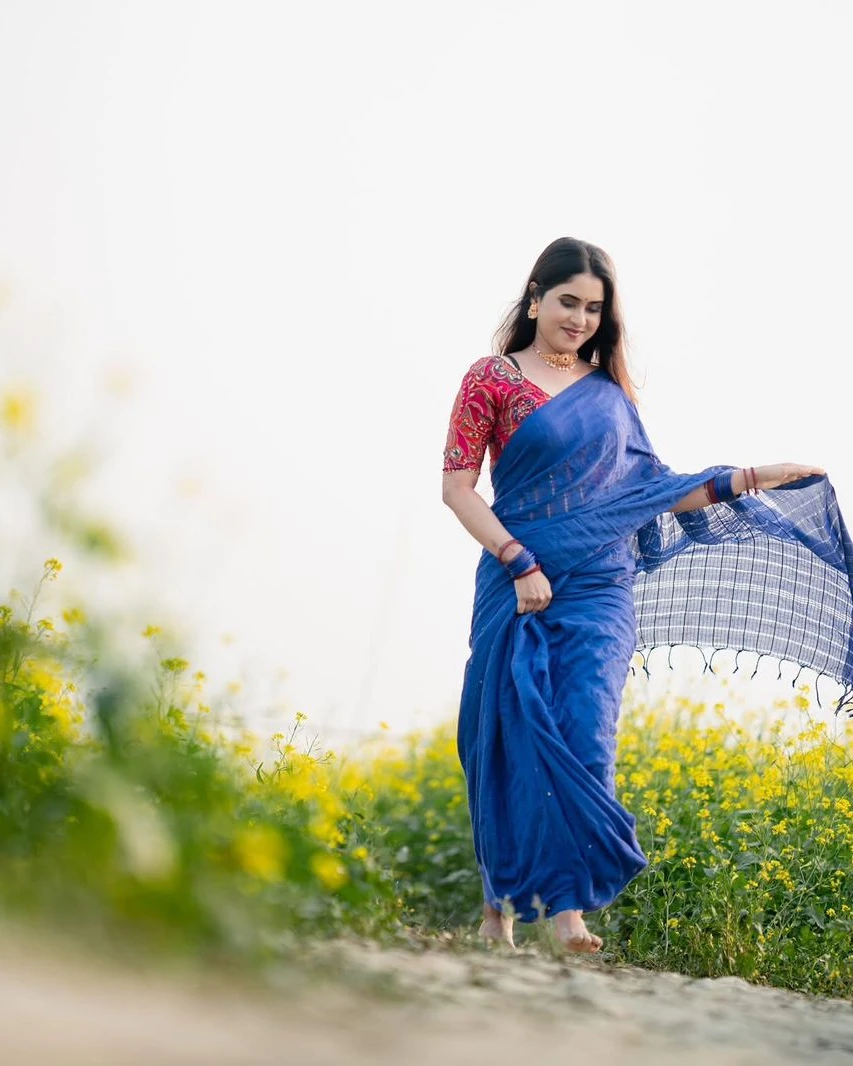 Royal Jhum Breeze Semi-Silk Saree