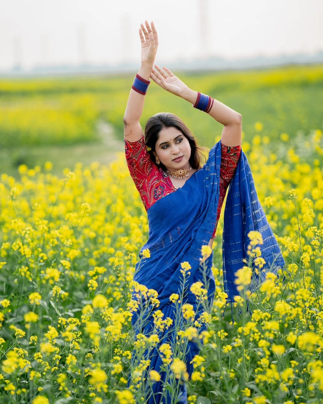 Royal Jhum Breeze Semi-Silk Saree