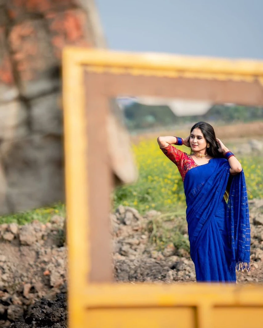 Royal Jhum Breeze Semi-Silk Saree