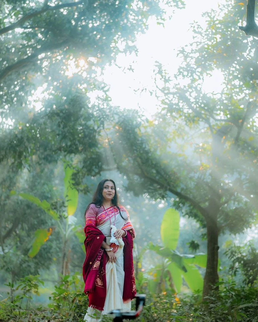 Basanti Bloom Falguni Half-Silk Saree