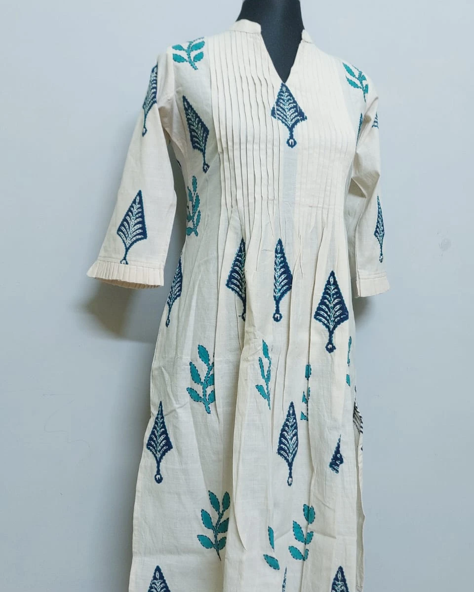 Off-White Block Printed Khadi Cotton Pin-Tucked Kurti