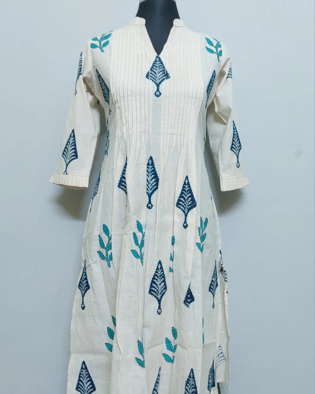 Off-White Block Printed Khadi Cotton Pin-Tucked Kurti